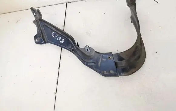 Mercedes-Benz C W203 Front bumper mounting bracket