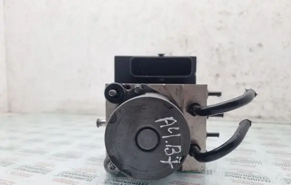 Audi A4 S4 B7 8E 8H ABS Pump 8E0614517AQ 8E0910517A