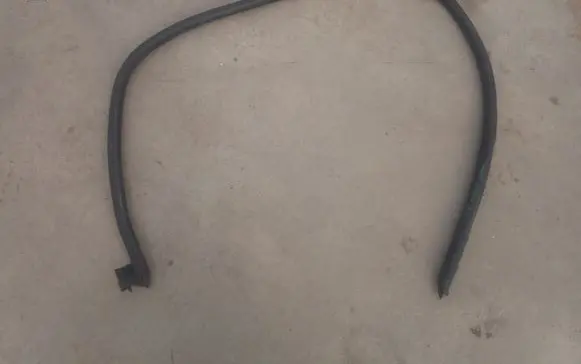 Porsche Boxster 986 Front door rubber seal 986537075