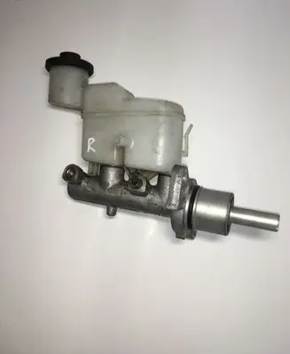 Toyota Hilux (AN10, AN20, AN30) Master brake cylinder 03650