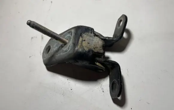 Ford Fiesta Front door upper hinge 007ALN1E