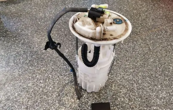 Opel Movano B Fuel level sensor 