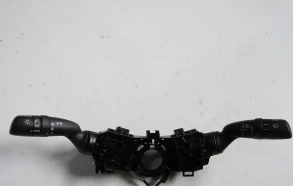 Toyota Hilux (N140, N150, N160, N170) Central console control unit 4220017L021