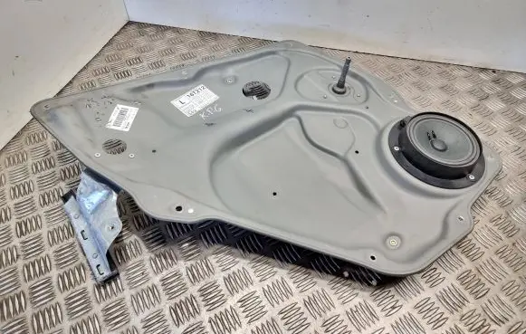 Mercedes-Benz B W245 Rear door manual window regulator A1697300579 985004103 761004