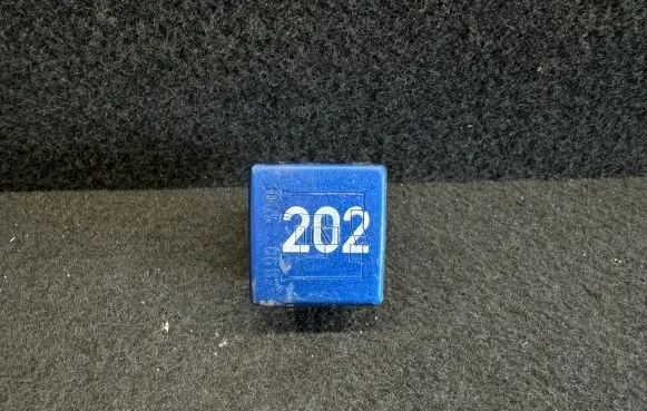 Volkswagen PASSAT B5.5 Other relay 8A0951253