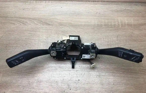 Skoda Octavia Mk2 (1Z) Indicator stalk 5K0953521BJ