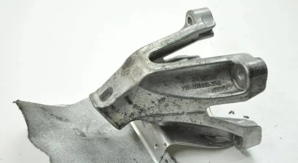 Audi Q5 SQ5 Engine mounting bracket 8K0199307BH