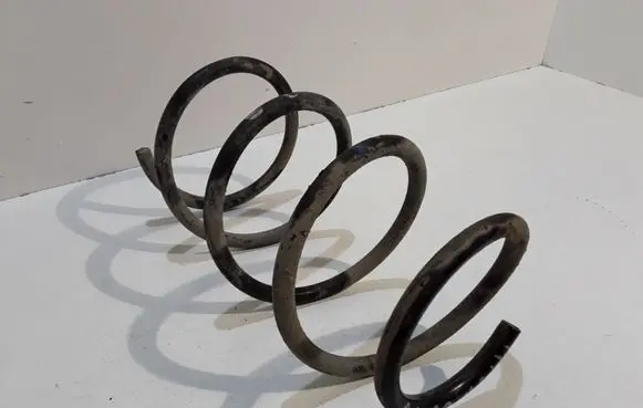 Toyota Avensis T250 Front coil spring