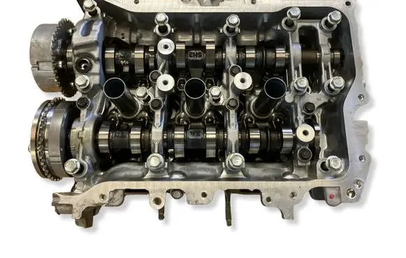 Toyota Yaris XP210 Engine head M15A