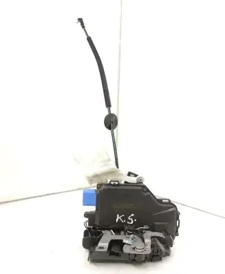Volkswagen Golf VI Rear door lock 7L0839015D