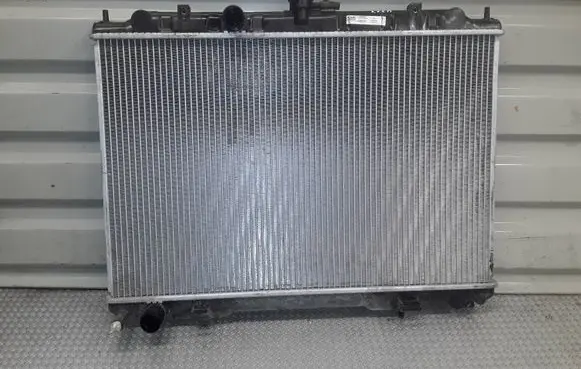 Nissan X-Trail T30 Coolant radiator 