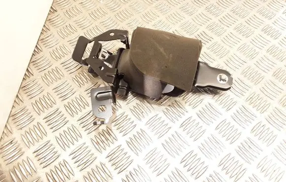 Mazda 6 Middle seatbelt (rear) BGE120817