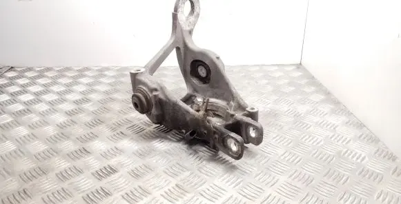 Rear wheel hub