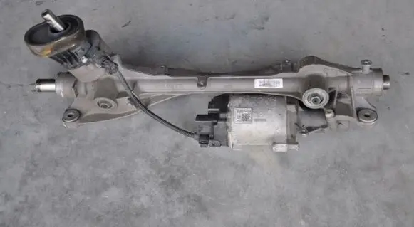 Volkswagen Golf VII Steering rack mounting bracket 5Q0909144P