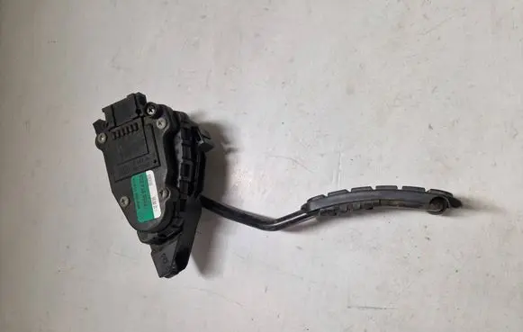 Opel Movano A Accelerator throttle pedal 7700314525