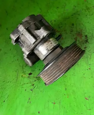 Seat Ibiza II (6k) Power steering pump 357422155
