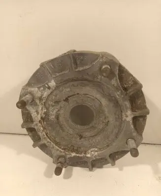 Volkswagen Touareg I Coil spring/strut mount 7l0412321