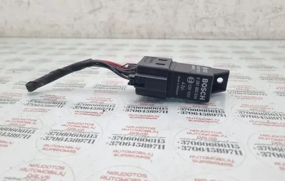 Volkswagen PASSAT B6 Glow plug pre-heat relay 038907281D 0281003038