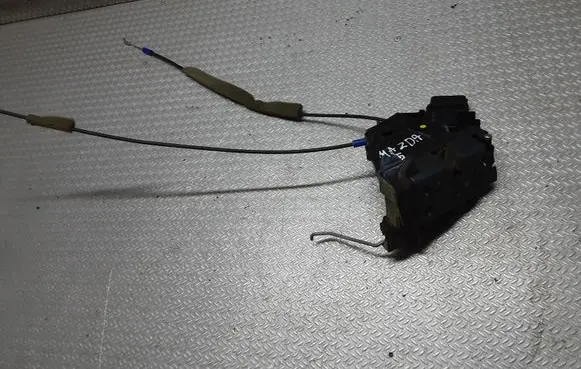 Mazda 5 Front door lock 