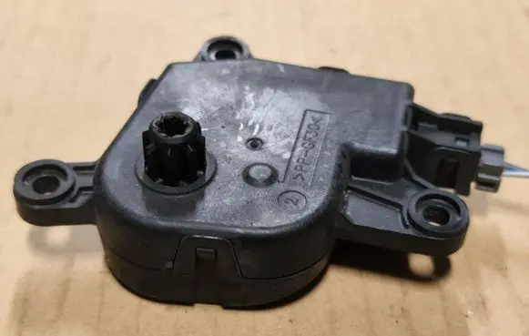 Chrysler Sebring (ST-22 - JR) Air flap motor/actuator 04885206AB