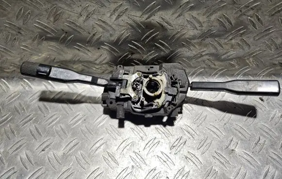 Wiper turn signal indicator stalk/switch