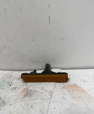 BMW 5 E39 Front fender indicator light 8360205