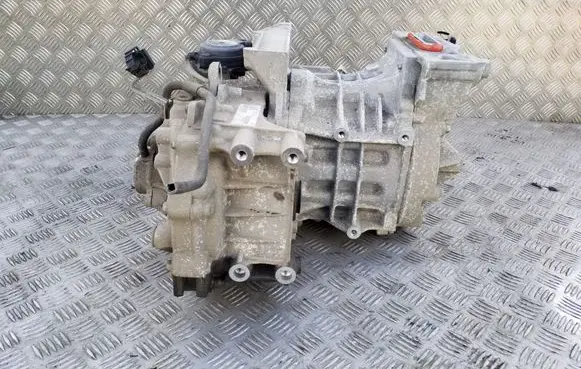 Nissan Leaf I (ZE0) Electric car motor EM57 320103NF50