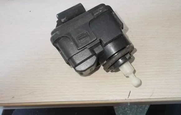 Audi A6 S6 C5 4B Headlight level adjustment motor 4B0941295