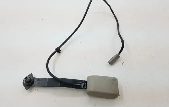Mazda CX-7 Front seatbelt buckle G3669