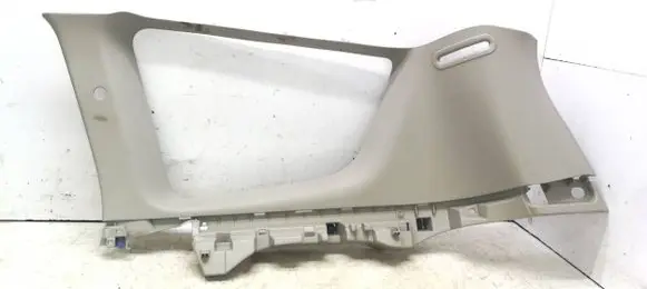 (D)pillar trim (top)