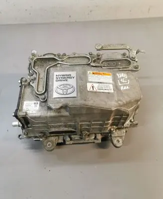 Toyota Yaris Voltage converter inverter G920052031
