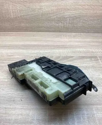 Renault Clio II Fuse module 7700415565 216522174A