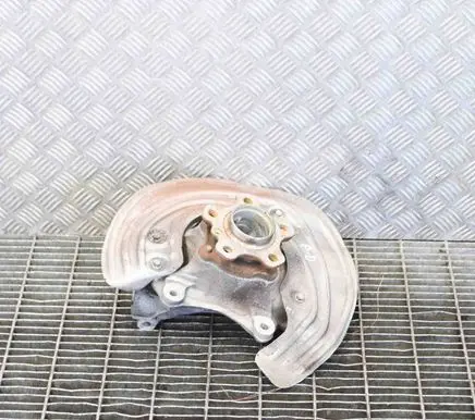 Front wheel hub