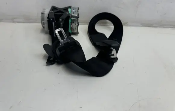 Porsche Cayenne (92A) Front seatbelt 7P0857706G