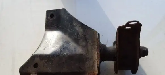 Honda Civic Engine mount bracket