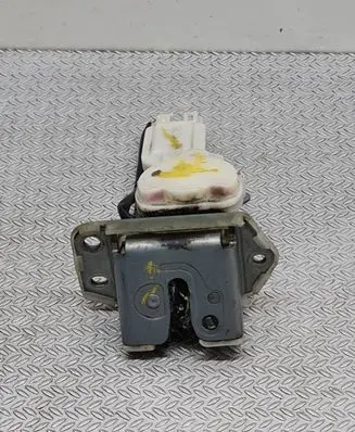 Suzuki Swift I Tailgate/trunk/boot lock/catch/latch B6765