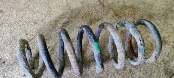 Toyota Avensis T250 Rear coil spring