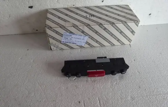 Alfa Romeo 147 Hazard light switch 156046431 156055390