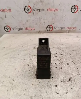 Nissan Qashqai Glow plug pre-heat relay 8200798585 0281003050