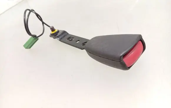 Volvo V70 Front seatbelt buckle 31369787