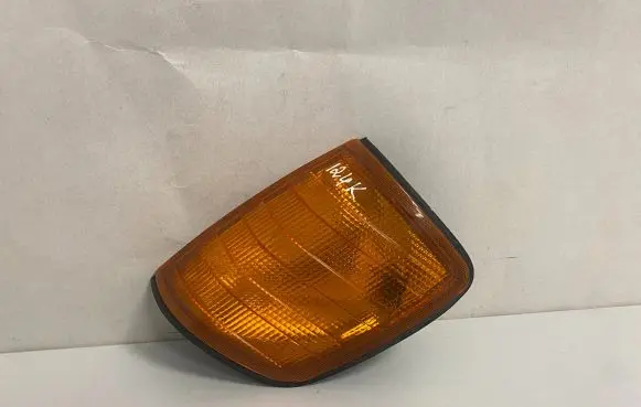 Mercedes-Benz E W124 Front indicator light