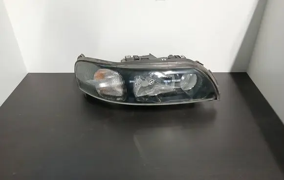 Volvo V70 Headlight/headlamp 30655906 125802A011 89008794