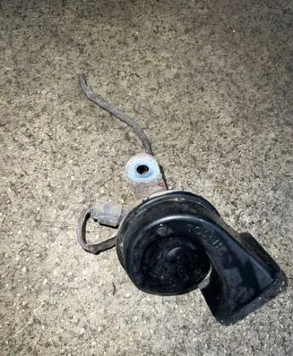 BMW 5 E39 Horn signal 703881157