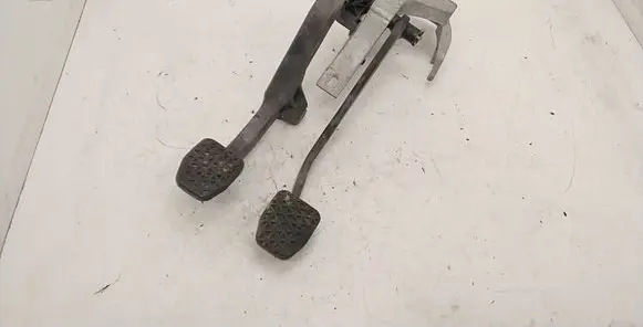 BMW 3 E36 Pedal assembly 1161963