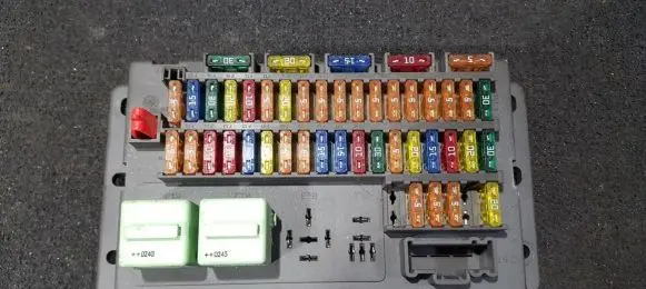 Mini One - Cooper R50 - 53 Fuse box set 518030317 160757251002