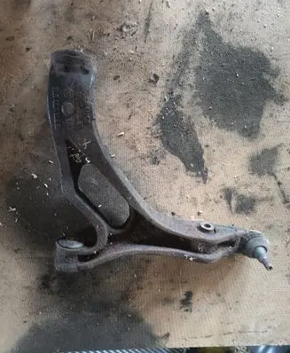 Volkswagen Touareg I Front lower control arm/wishbone 7L0407154B