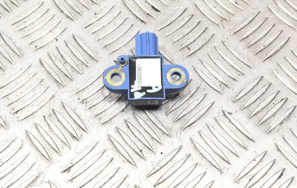 Volkswagen Golf V Airbag deployment crash/impact sensor 1K0955557A 0232ES2