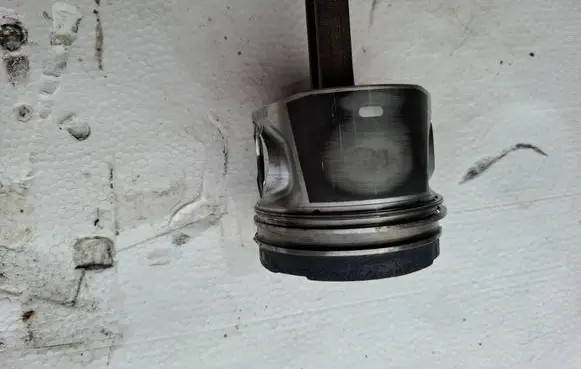 Piston