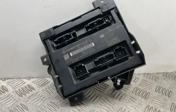 Audi A4 S4 B8 8K Comfort/convenience module 8K0907064DF 5DK009918