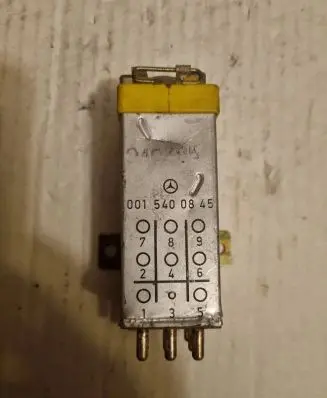 Mercedes-Benz Vito Viano W638 Other relay 0015400845